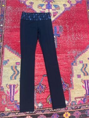 LULULEMON tall leggings dark navy sz 4